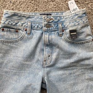 Abercrombie Mom Jeans 26